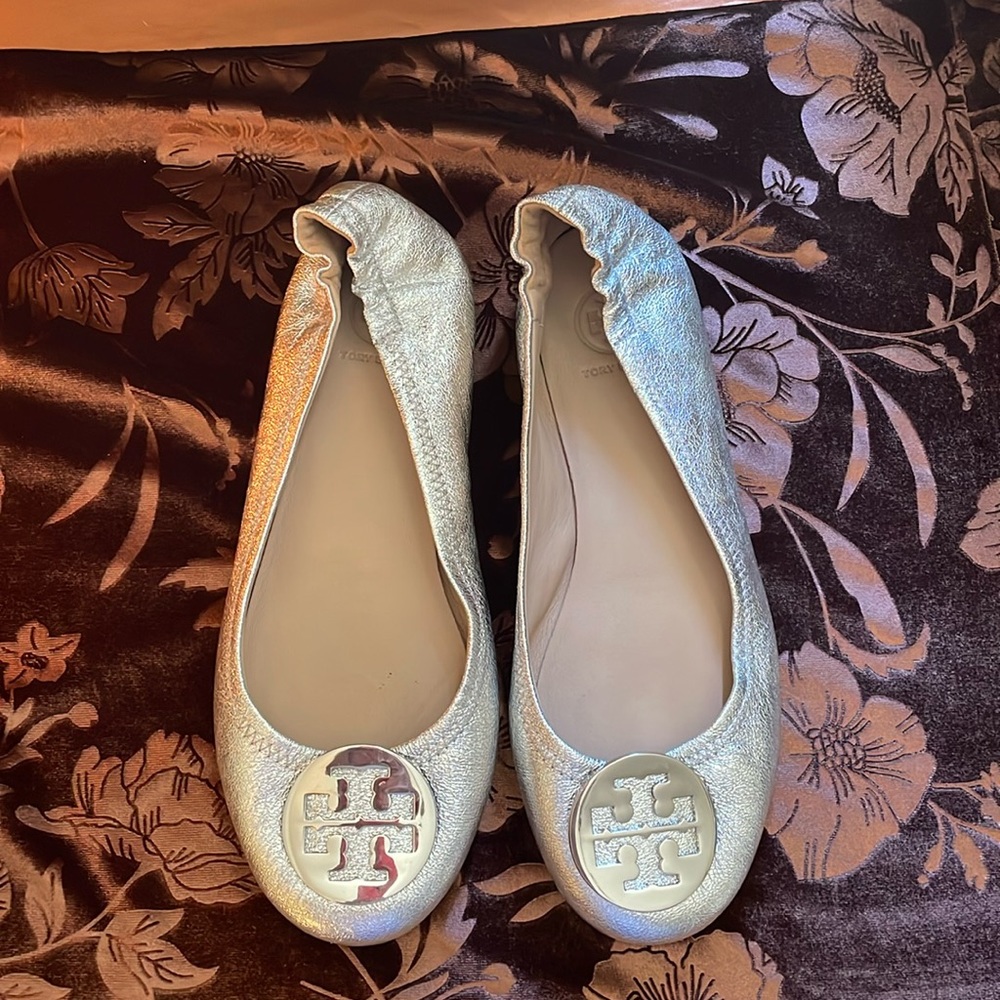 Size 7, Tory Burch, sparkly silver ballet shoes. Only worn inside my home.